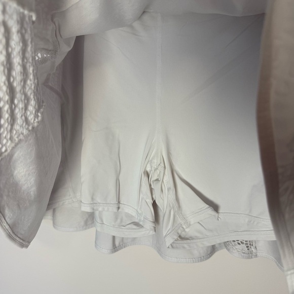 Lilly Pulitzer Elegant White Lace Sport Skort Size L - Picture 4 of 6